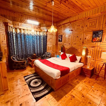 Woods Villa- A Luxury Mountains View Cottages Manāli Exteriör bild