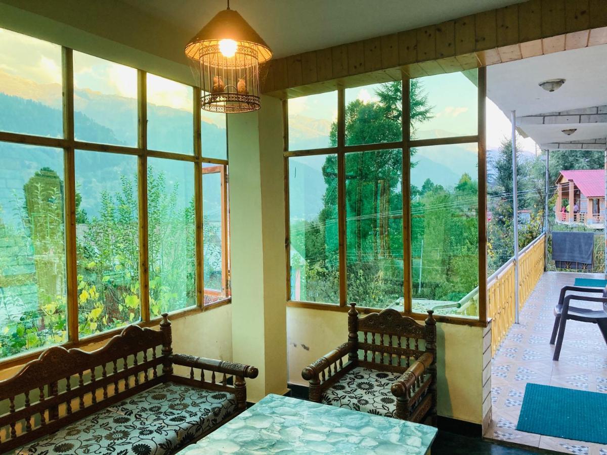 Woods Villa- A Luxury Mountains View Cottages Manāli Exteriör bild