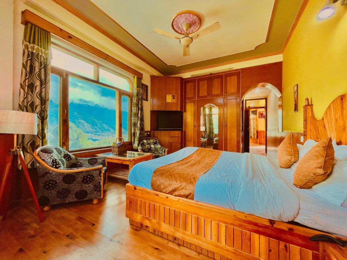 Woods Villa- A Luxury Mountains View Cottages Manāli Exteriör bild