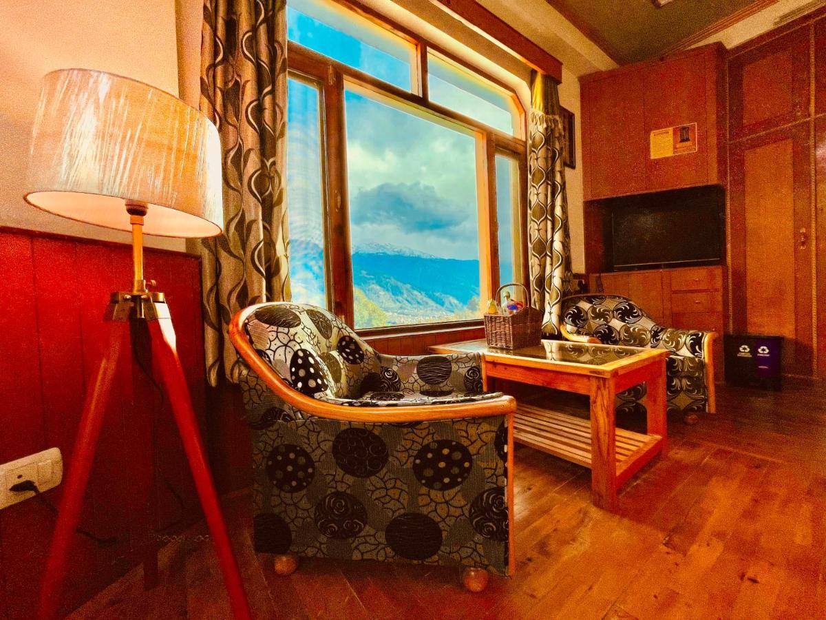 Woods Villa- A Luxury Mountains View Cottages Manāli Exteriör bild