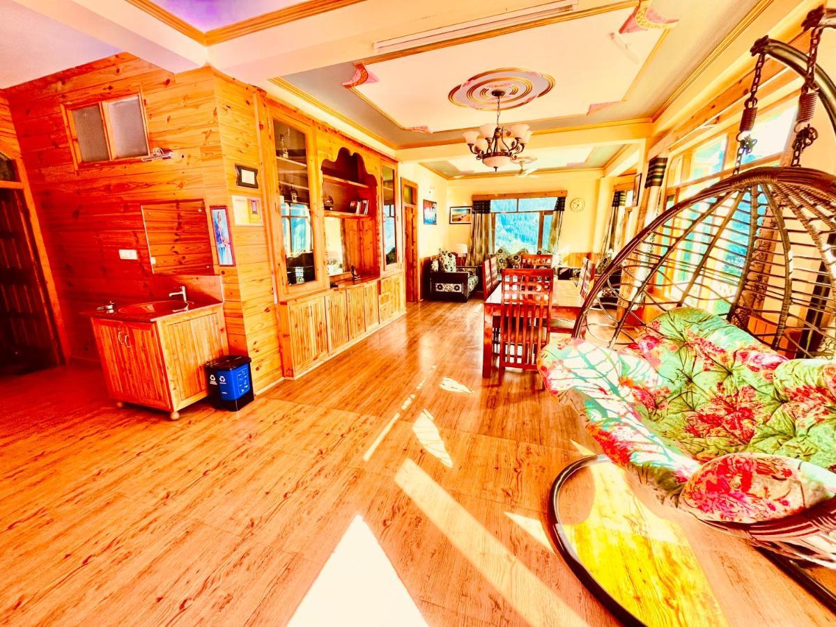Woods Villa- A Luxury Mountains View Cottages Manāli Exteriör bild