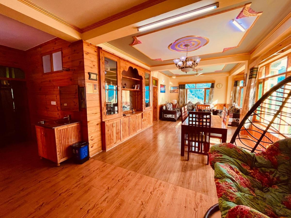 Woods Villa- A Luxury Mountains View Cottages Manāli Exteriör bild
